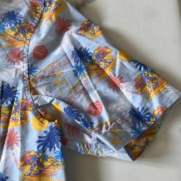Johnnie-O Hangout Short Sleeve Island Vibe Button Up Sz. M - Picture 4 of 8